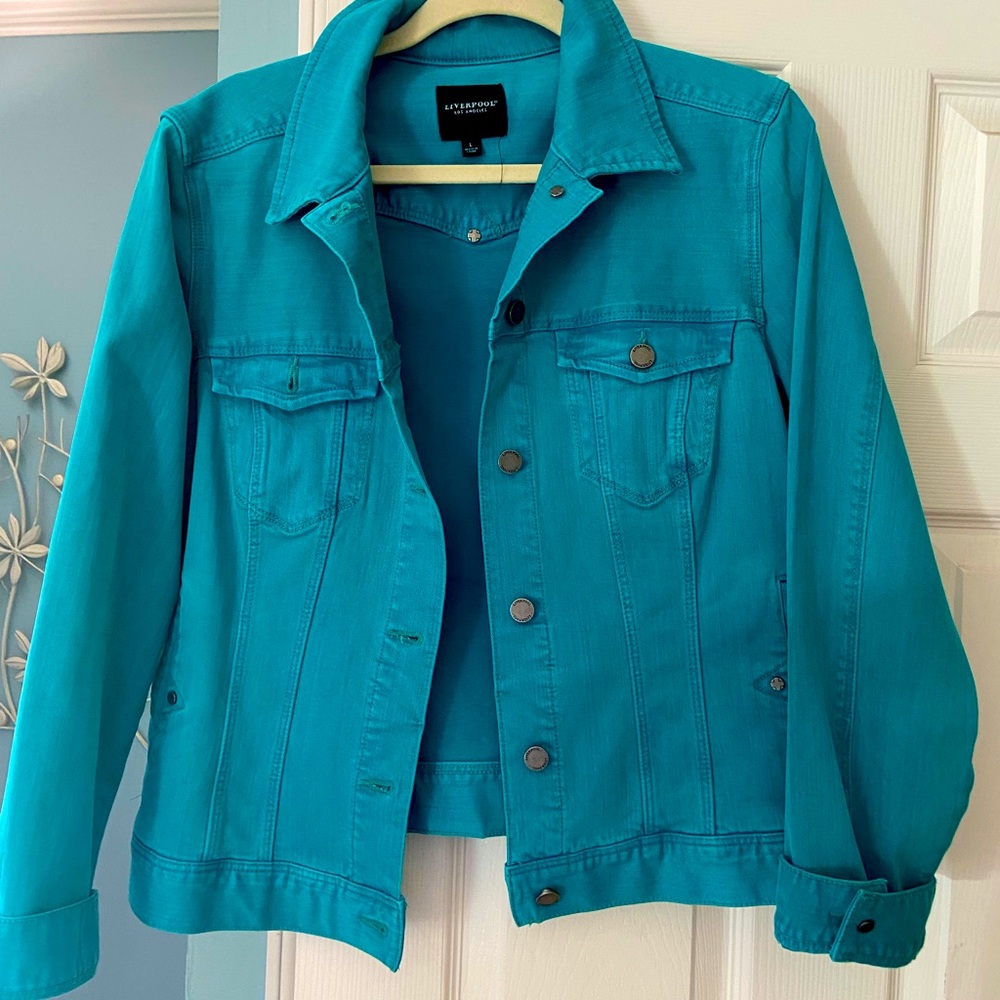 Stitch fix, Liverpool jeanjacket. Never worn, stretchy!
